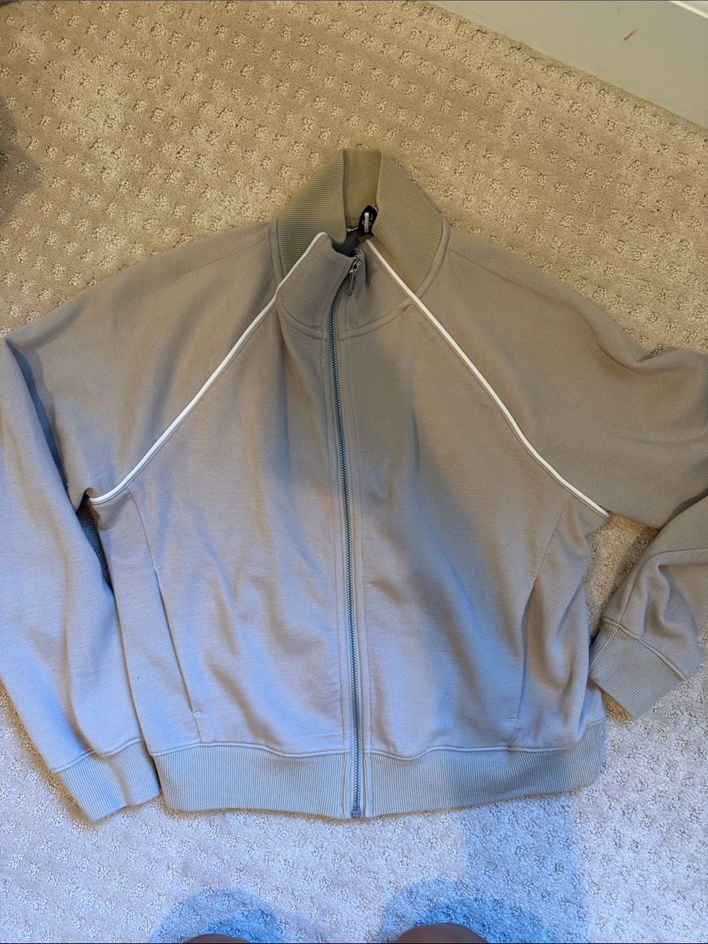 SPANX taupe Women’s Zip-Up Jacket with Contrast Piping